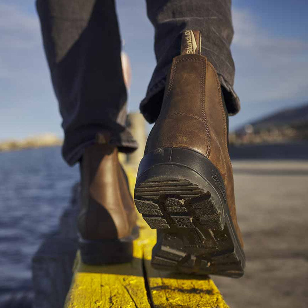 Blundstone 1609 Antique Brown Chelsea Boots with smooth leather lining and rugged style