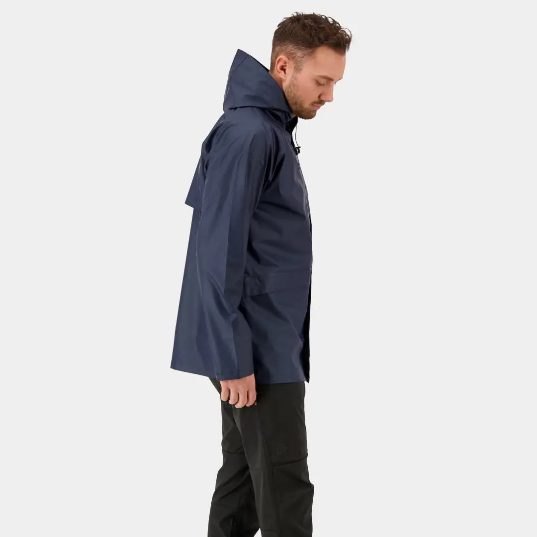 Man wearing a Navy Blue Didriksons Avon Jacket with welded seams for rain protection