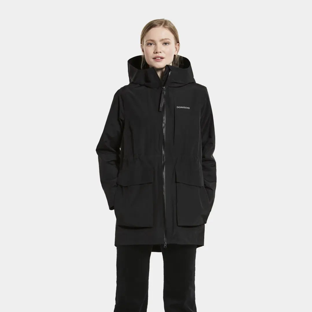 Black hooded winter coat with zipper from Didriksons Lana Womens Parka 2 for warmth