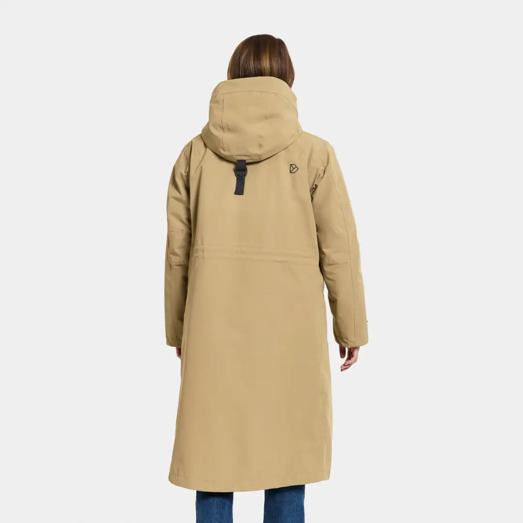 Back view of Didriksons Mia Long Womens Parka in beige with zipper closure