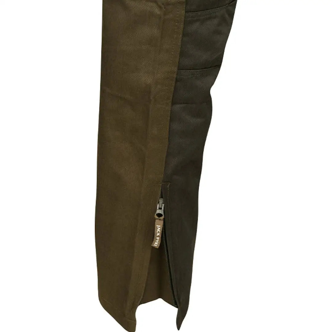 Pant leg with zipper at ankle on Jack Pyke Fieldman Trousers for style and convenience