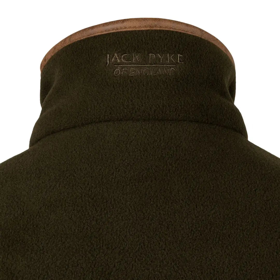 Dark brown collar of Jack Pyke Ladies Countryman Fleece Gilet with branding