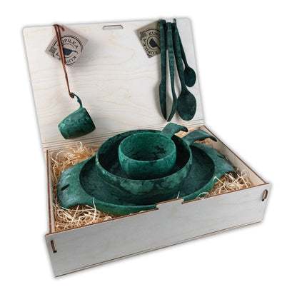 Green tableware set in a wooden box from the Kupilka Premium Gift Set