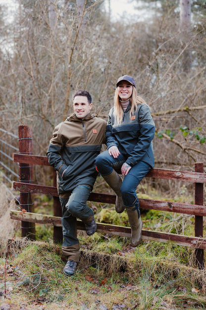 Couple wearing the New Forest Ladies Nightjar Smock during an outdoor adventure