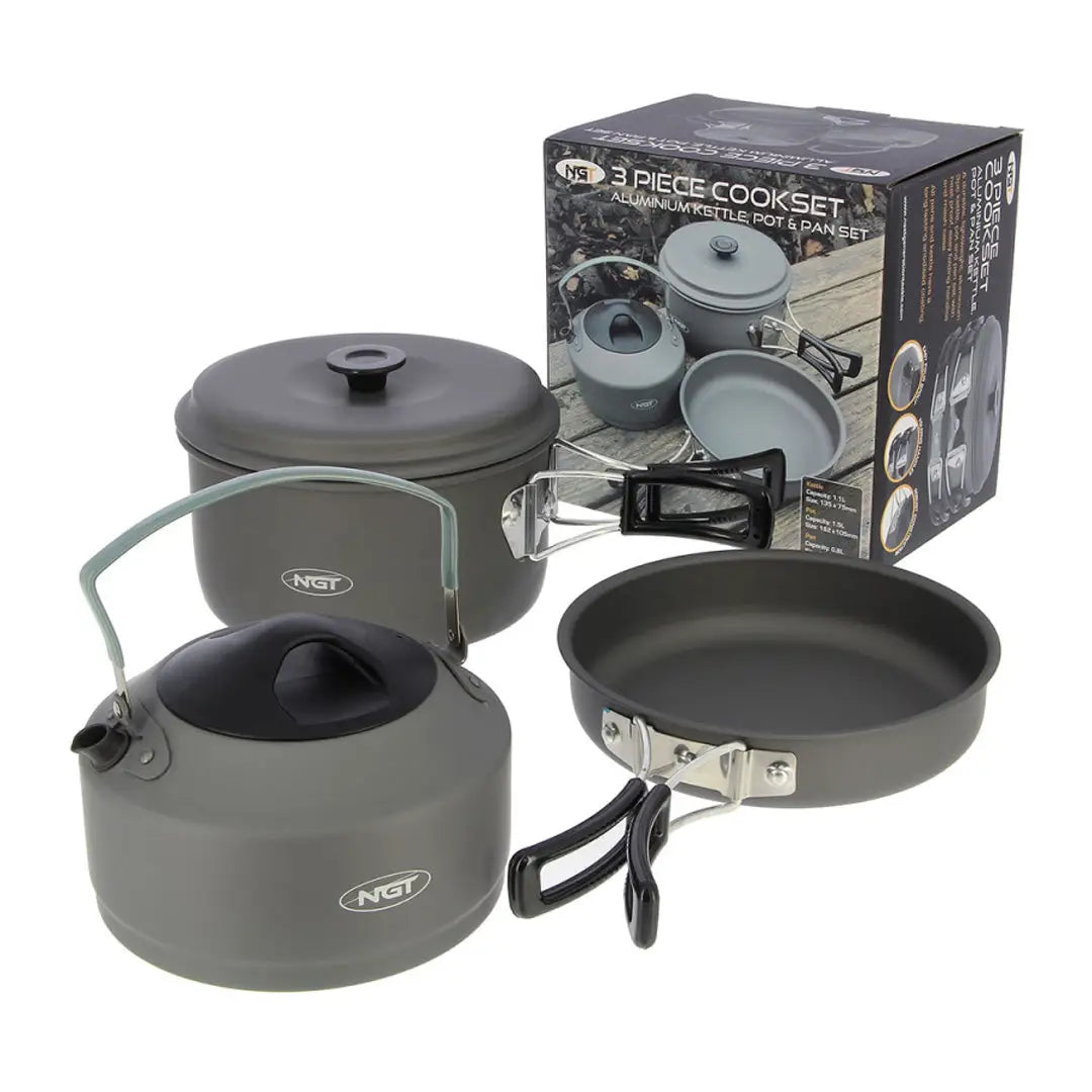 Camping cookware set in gray anodized aluminum from the NGT Aluminium Outdoor Cook Set