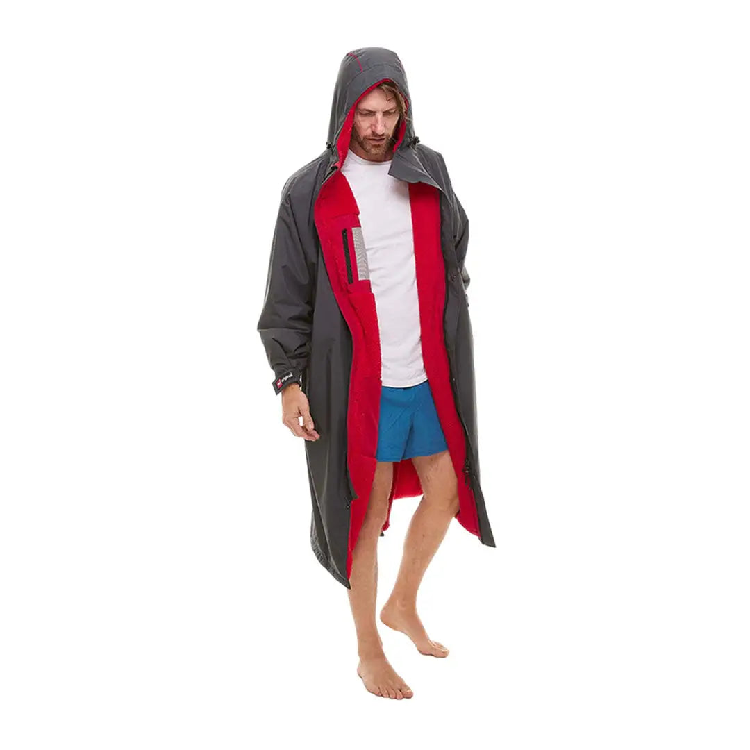 Long hooded bathrobe with gray outside and red inside for the Red Pro Change jacket