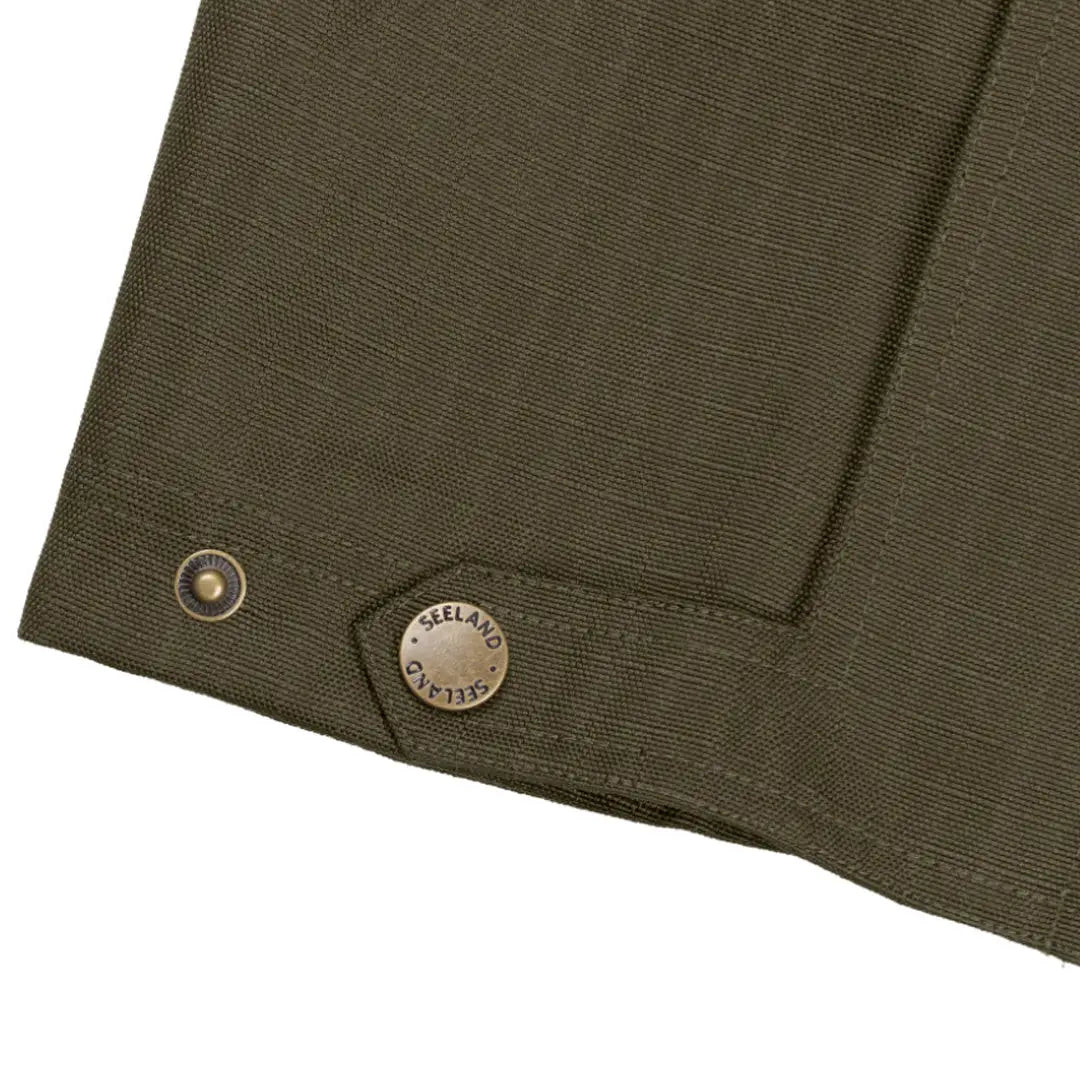 Olive green jacket corner with snap button, perfect for your Seeland Buckthorn Leggings