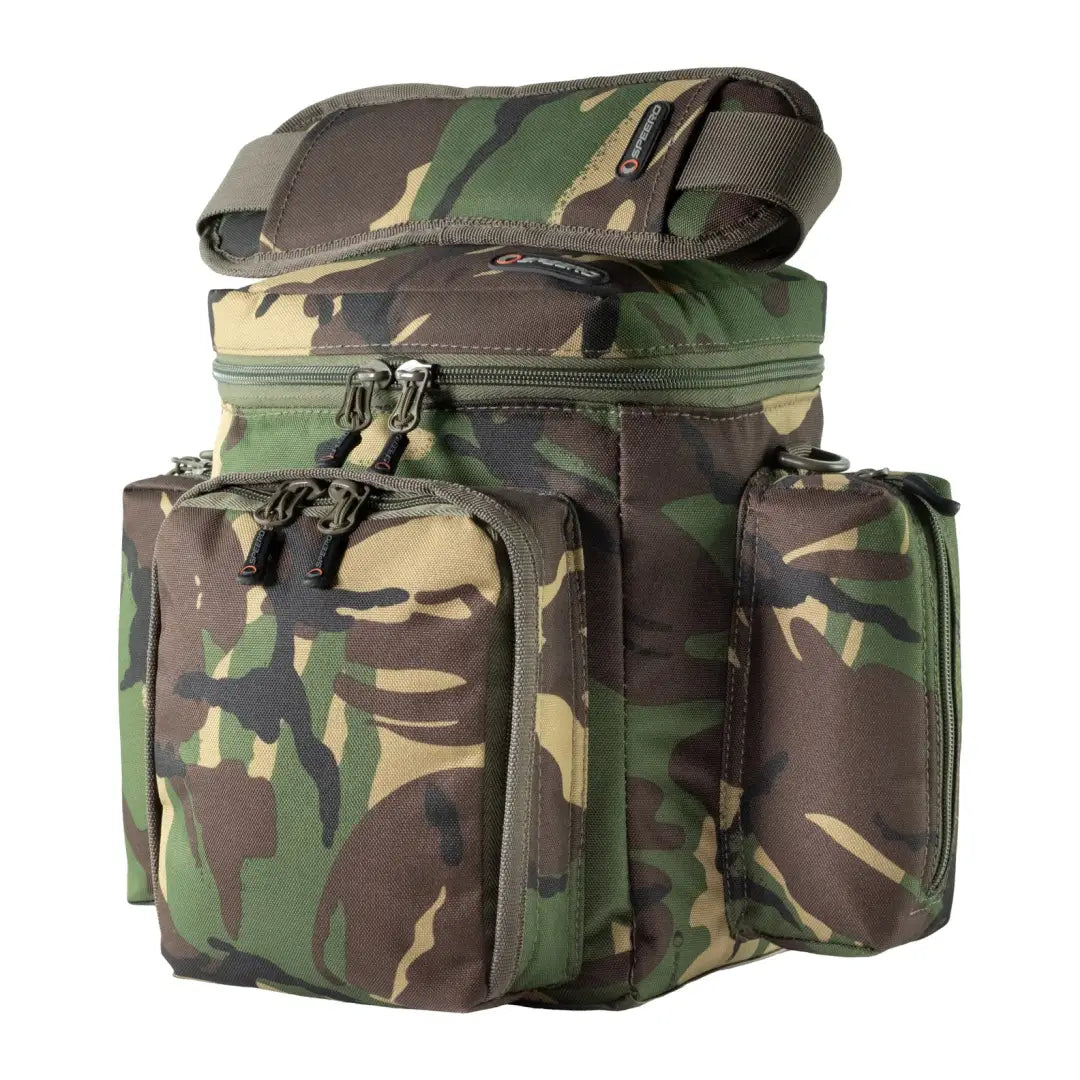 Camouflage-patterned Speero Stalker Bag with lots of compartments and pockets