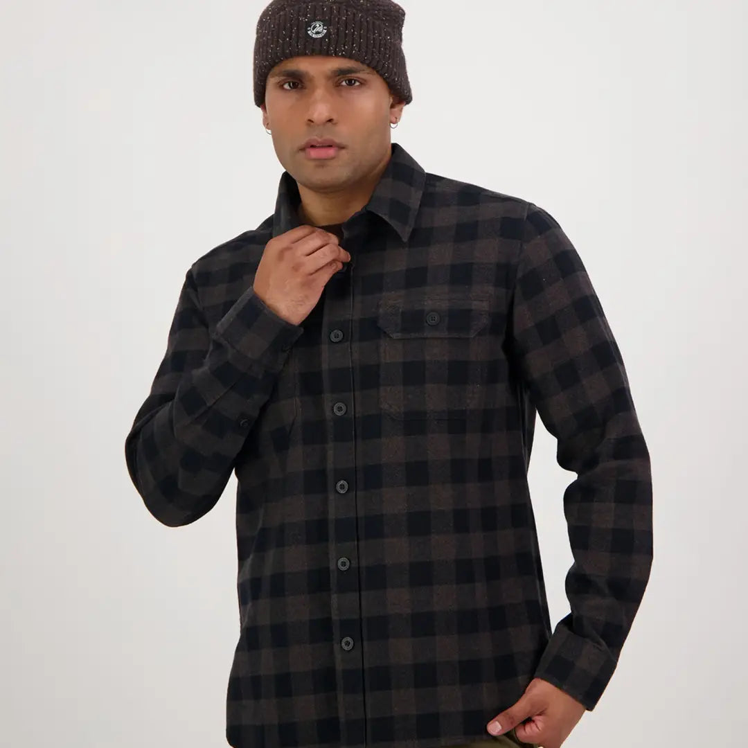 Plaid flannel Taranaki Tailor shirt in dark colors perfect for country clothing and hunting