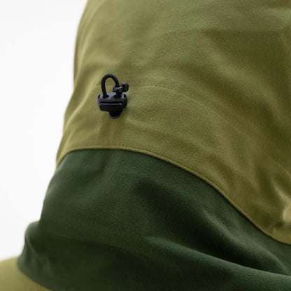 Plastic hook on Swazi Kagoule’s Aegis knit fabric offers amazing freedom for outdoor adventures