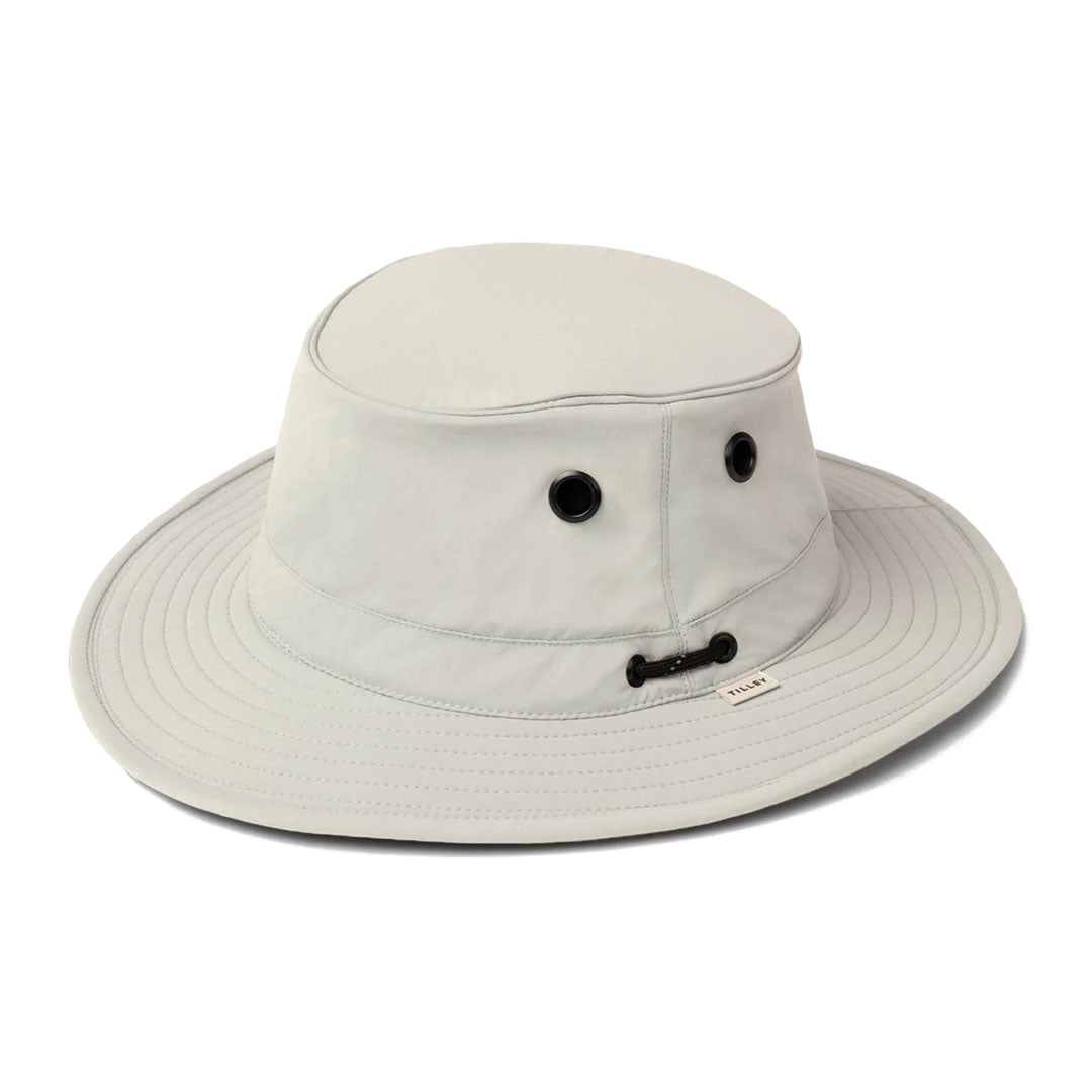 White Tilley Ultralight T5 Classic safari hat made from recycled nylon. Perfect for adventures!